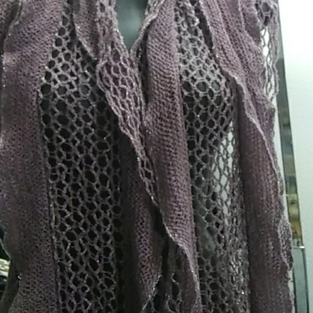 Long Ruffle Shawl - Picture 4 of 4
